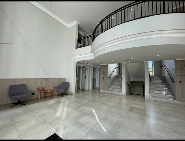 172M² OFFICE TO LET IN BRYANSTON